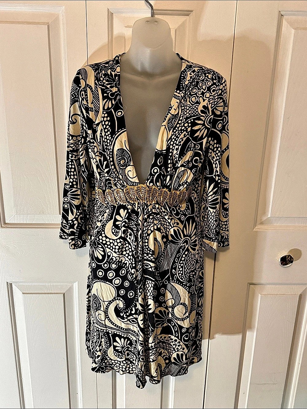 Sky Paisley Mini Dress in Black & White Size M b57